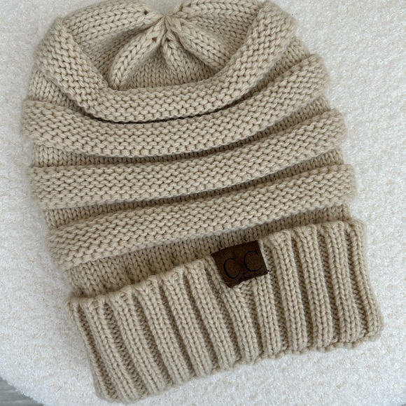 C.C Chunky Knit Beanie Light Beige - Picture 5 of 5